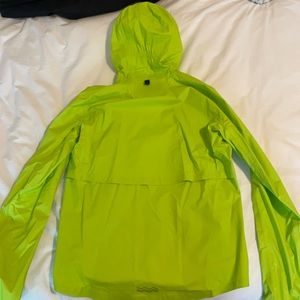 Janji Men’s Rainrunner Pack Jacket (Small)